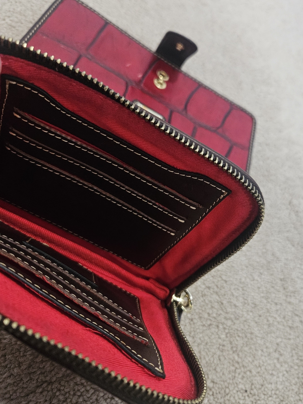 Dooney & Bourke Red Croc-Embossed Leather Wristlet and Clutch Set - Picture 7 of 8